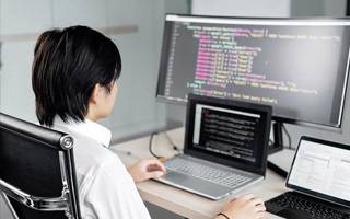 贵阳 ,php声明和调用变量的符号是什么？